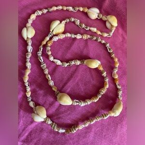 Vintage - Genuine Shell Necklace - excellent condition - NWOT
